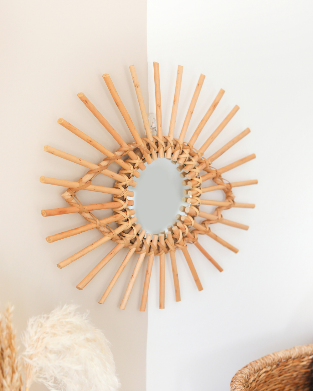 eyelet mirror